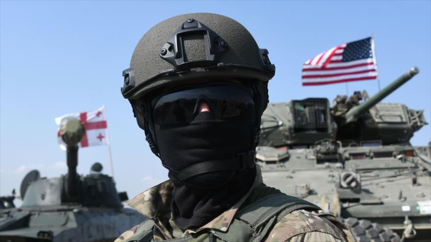 Un militar georgiano en la ceremonia de clausura de un ejercicio de la OTAN en Tbilisi (capital de Georgia), 18 de septiembre de 2020. (Foto: AFP)