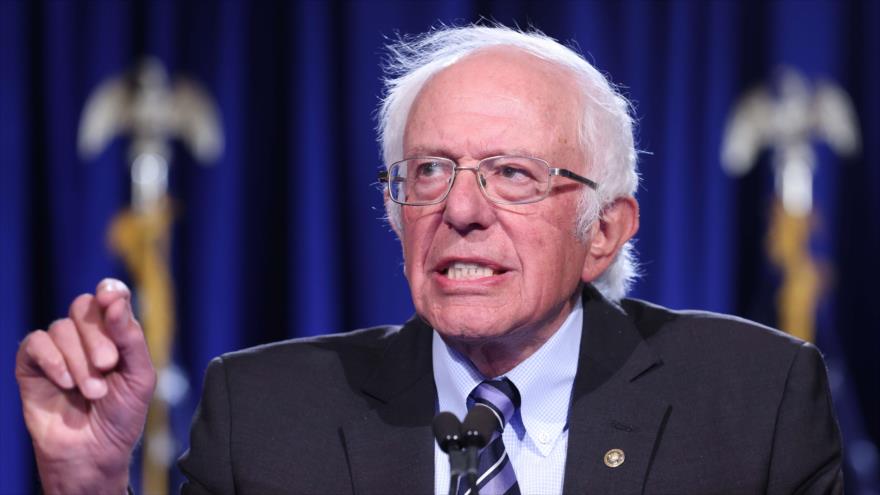 El senador estadounidense Bernie Sanders ofrece un discurso en la Universidad de George Washington, Washington D.C. (capital), 24 de septiembre de 2020. (Foto: AFP)