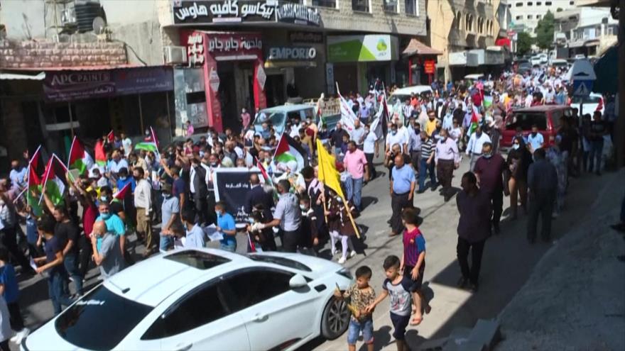 Cientos de palestinos salen a las calles en la Cisjordania ocupada