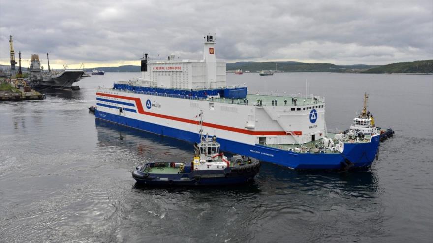 La planta nuclear flotante Akadémik Lomonósov de Rusia, en el puerto ártico de Murmansk (noroeste), 23 de agosto de 2019. (Foto: AFP)