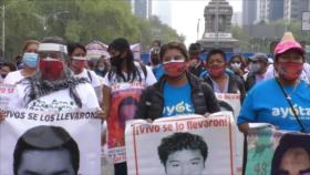 México: Padres de 43 desaparecidos de Ayotzinapa exigen resultados