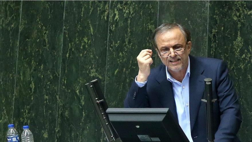 El nuevo ministro de Industria, Minas y Comercio de Irán en una sesión del Parlamento, Teherán, la capital del país, 29 de septiembre de 2020. (Foto: Icana)