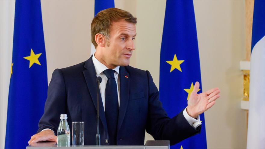 El presidente de Francia, Emmanuel Macron, en una rueda de prensa en Riga, capital letona, 30 de septiembre de 2020. (Foto: AFP)