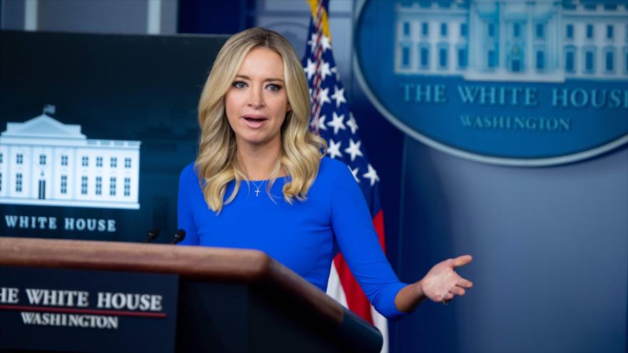 La secretaria de prensa de la Casa Blanca, Kayleigh McEnany, ofrece una rueda de prensa en Washington D.C., capital, 1 de octubre de 2020. (Foto: AFP)