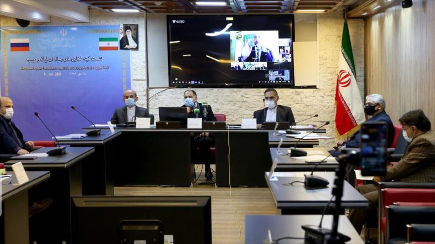 Funcionarios iraníes asisten a una reunión virtual del Comité Conjunto de Cooperación de Medios Ruso-Iraní, Teherán (capital), 6 de octubre de 2020.