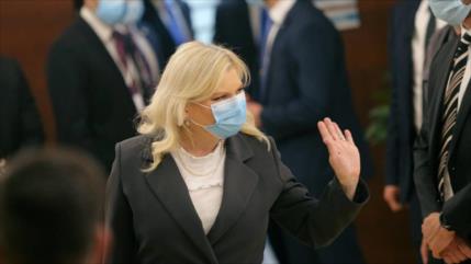 Esposa de Netanyahu viola el confinamiento para cortarse el pelo
