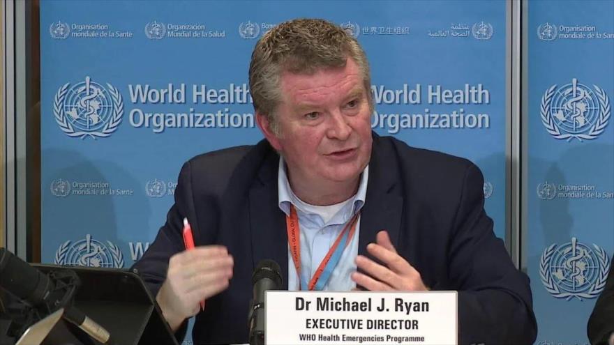 El director Ejecutivo del Programa de Emergencias Sanitarias de la Organización Mundial de la Salud (OMS), Mike Ryan, habla en una rueda de prensa.