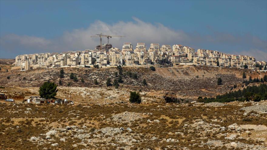 El asentamiento israelí de Kochav Yaakov cerca de la ciudad palestina de Ramalá, en la ocupada Cisjordania, 14 de octubre de 2020. (Foto: AFP)