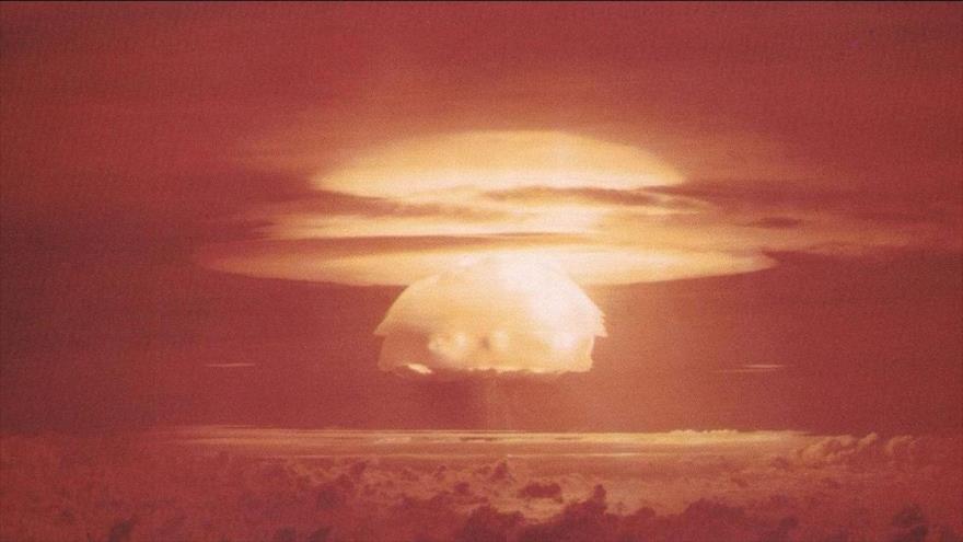Prueba de una bomba atómica por la antigua Unión Soviética.