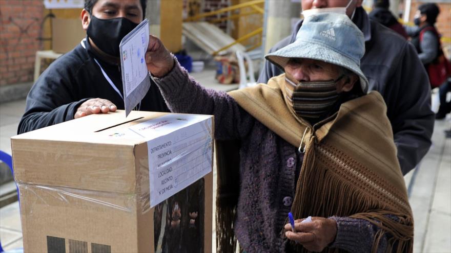 Abren en Bolivia centros de votación para elecciones generales