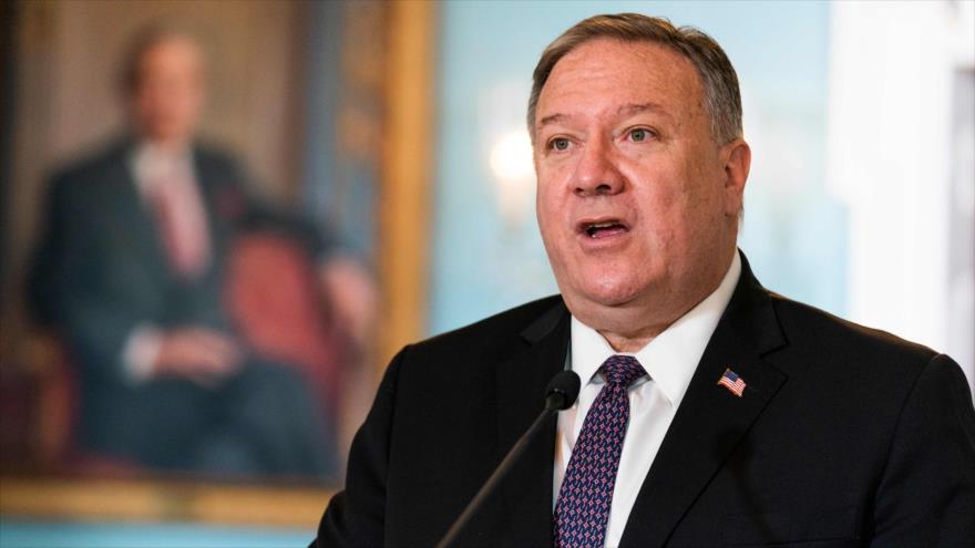 El secretario de Estado de EE.UU., Mike Pompeo, en una rueda de prensa desde su Departamento en Washington D.C., 14 de octubre de 2020. (Foto: AFP)