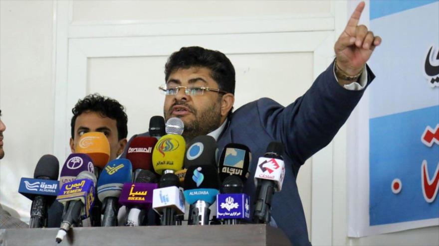 El presidente del Comité Supremo Revolucionario yemení, Muhamad Ali al-Houthi, habla con la prensa.