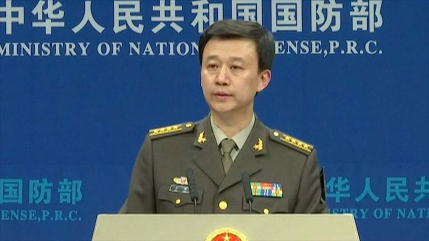 El portavoz del Ministerio chino de Defensa, Wu Qian, ofrece una rueda de prensa en Pekín, capital de China.