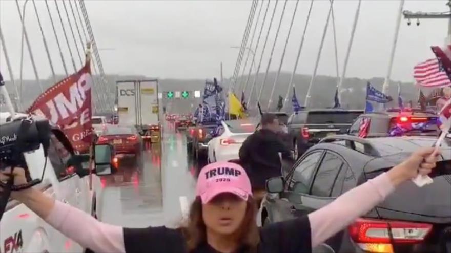 Caravana en apoyo de Trump cierra un puente en Nueva York