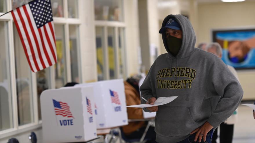 Abren los primeros colegios electorales en EEUU