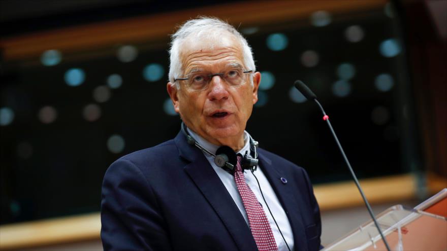 El jefe de la Diplomacia de la Unión Europea (UE), Josep Borrell, habla durante una sesión del bloque en Bruselas, 20 de octubre de 2020. (Foto: AFP)