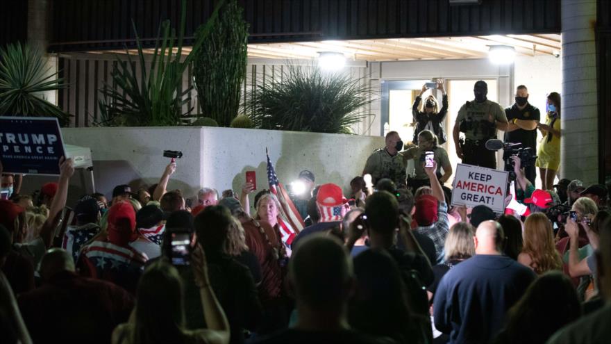 Los correligionarios del presidente de EE.UU., Donald Trump, protestan en el condado de Maricopa, Arizona, 4 de noviembre de 2020. (Foto: AFP)