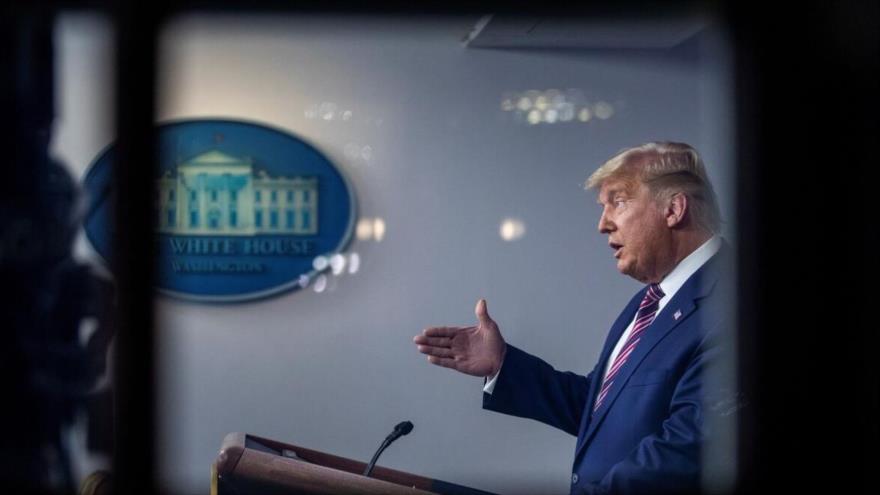 
El presidente de EE.UU., Donald Trump, habla con la prensa en la Casa Blanca, 5 de noviembre de 2020. (Foto: AFP)