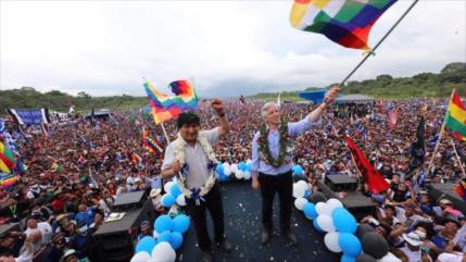Evo Morales llega a Chimoré entre una multitudinaria bienvenida