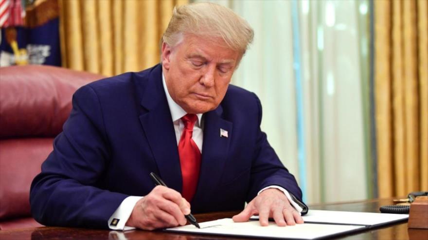 El presidente de EE.UU., Donald Trump, en la Oficina Oval de la Casa Blanca en Washington, 28 de agosto de 2020. (Foto: AFP)