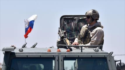 Militares rusos son objeto de ataque con bomba en sur de Siria
