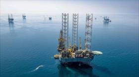 Arabia Saudí informa de incendio en plataforma petrolífera de Jizan