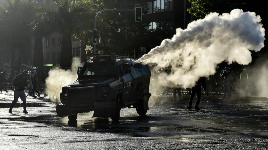 Policía chilena reprime con sustancias químicas a manifestantes
