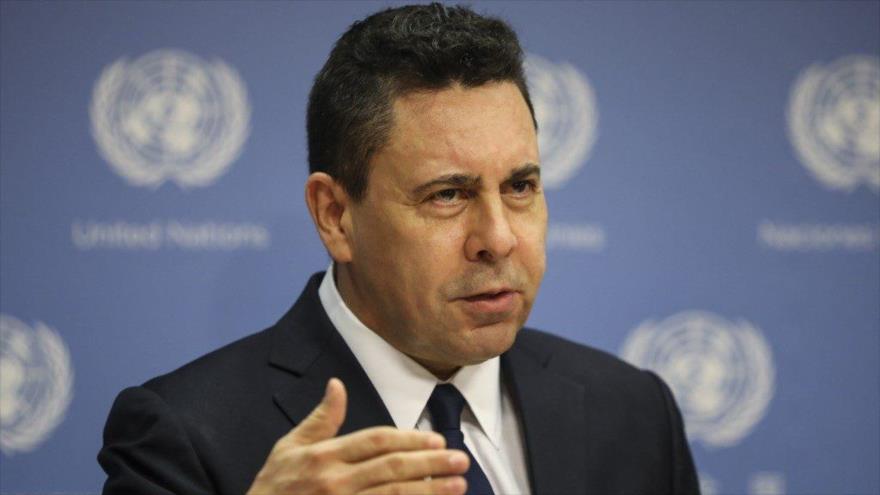 El embajador venezolano ante la ONU, Samuel Moncada, en una rueda de prensa en Nueva York (EE.UU.), 6 de agosto de 2019. (Foto: AFP)