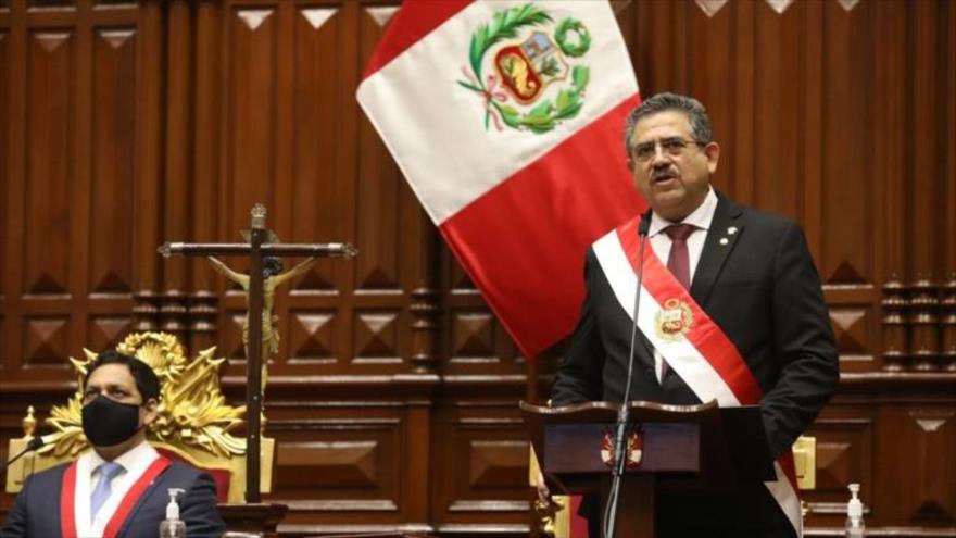 Manuel Merino, cuando tomó posesión como presidente de Perú, 10 de noviembre de 2020. (Foto: AP)