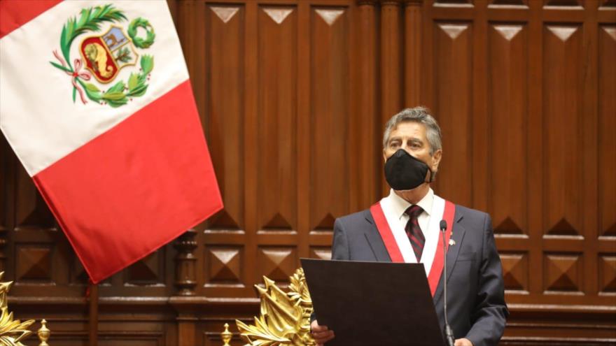 Francisco Sagasti jura como presidente interino de Perú | HISPANTV