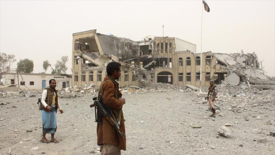 
Un edificio destruido como consecuencia de un ataque saudí en la provincia yemení de Saada. (Foto: Reuters)
