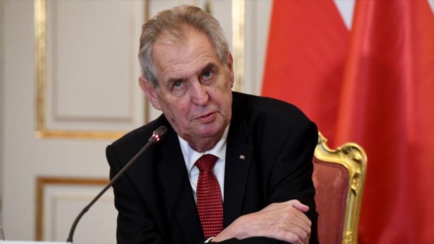 El presidente checo, Milos Zeman, durante una conferencia de prensa en Budapest, capital de Hungría, 15 de mayo de 2019. (Foto: AFP)