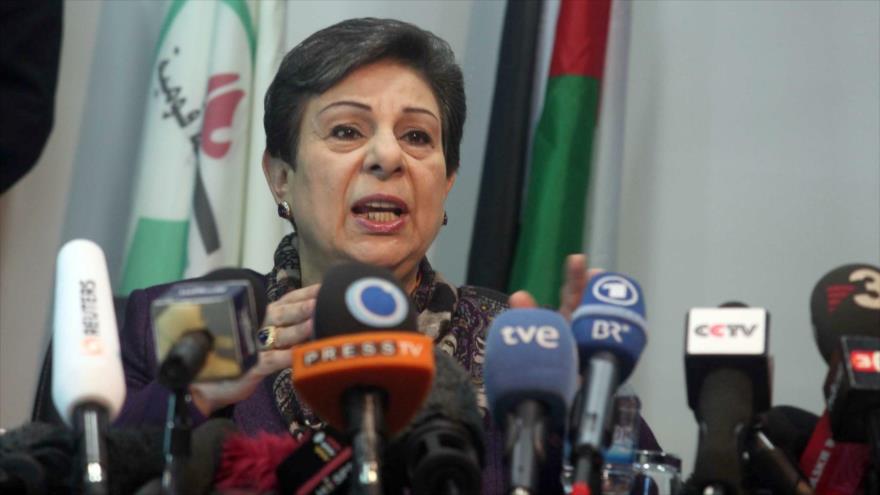 Hanan Ashrawi, miembro del Comité Ejecutivo de la OLP, ofrece una rueda de prensa. (Foto: Reuters)