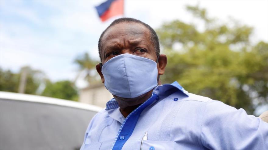 Yves Jean-Bart, presidente de la Federación Haitiana de Fútbol, llega a su audiencia en la Fiscalía de Croix-des-Bouquets en Haití, 14 de mayo de 2020. (Foto: Reuters)