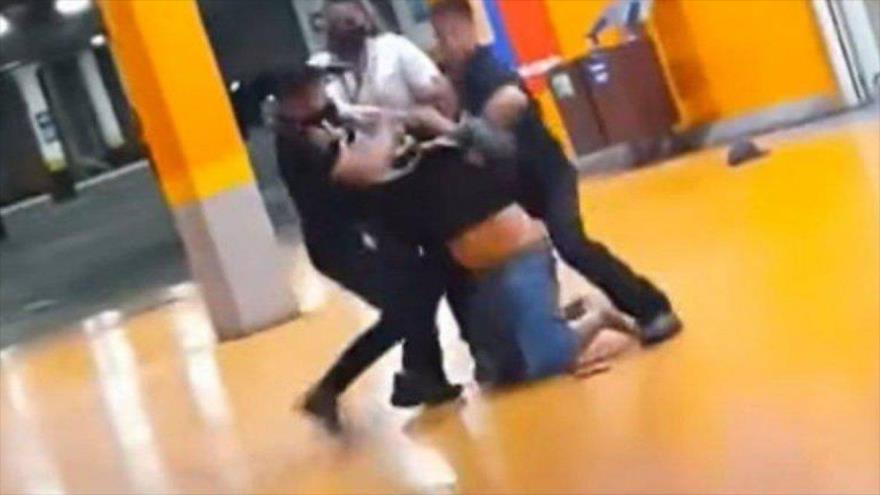 Vídeo: Agentes de seguridad matan a golpes a un negro en Brasil 