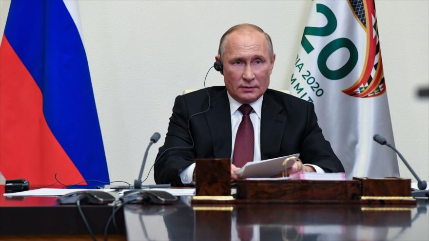 El presidente ruso, Vladimir Putin, asiste a la reunión virtual de la cumbre del G20 desde Moscú, capital rusa, 21 de noviembre de 2020. (Foto: AFP)