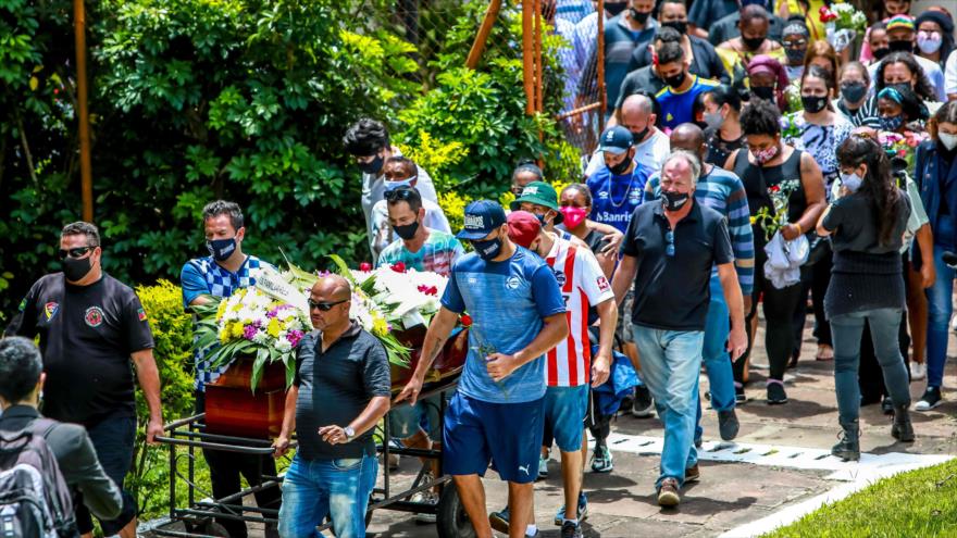 El funeral de Joao Alberto Silveira Freitas, hombre de raza negra asesinado por agentes de seguridad de Brasil, 21 de noviembre de 2020. (Foto: AFP)