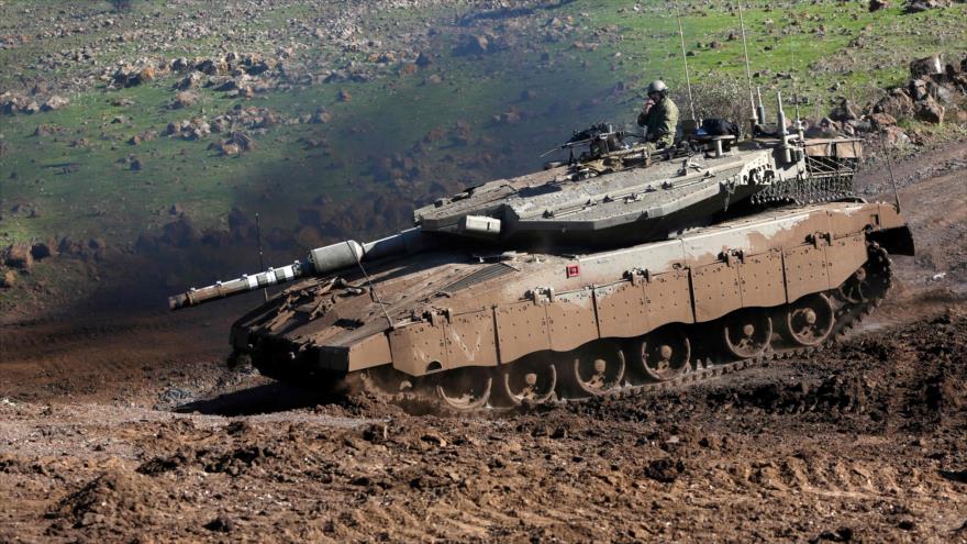 Un tanque del ejército israelí desplegado en los altos ocupados de Golán, 25 de noviembre de 2020. (Foto: AFP)