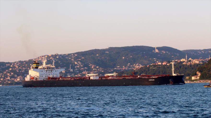 El buque cisterna griego MT Agrari.