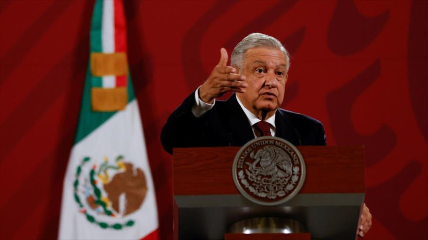 El presidente de México, Andrés Manuel López Obrador, habla durante una conferencia de prensa.