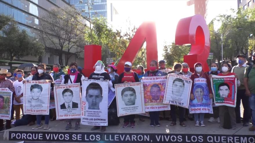 Ayotzinapa puede dar un giro: Padres de familia