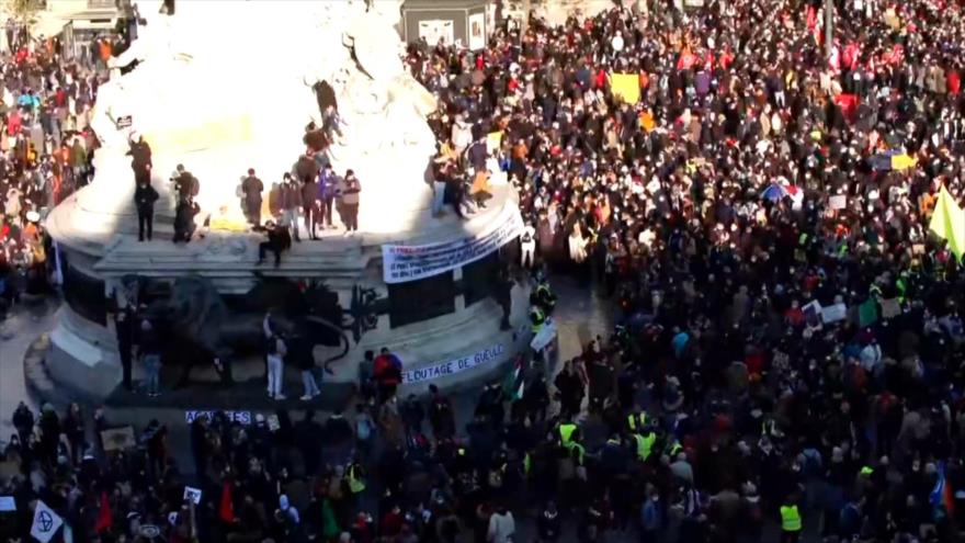 Masivas protestas en Francia contra la nueva ley de seguridad | HISPANTV