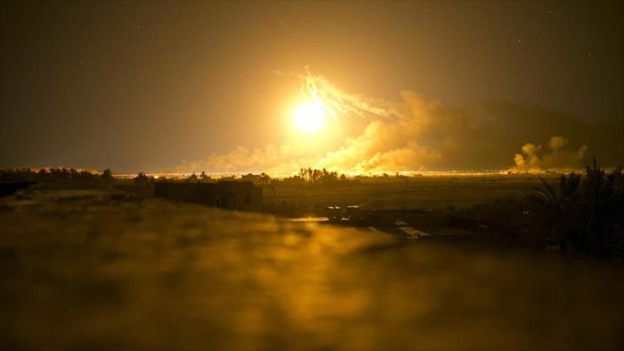 Incendios registrados en uno de los campos petroleros en las ciudades emiratíes de Abu Dabi y Dubái, 30 de noviembre de 2020.