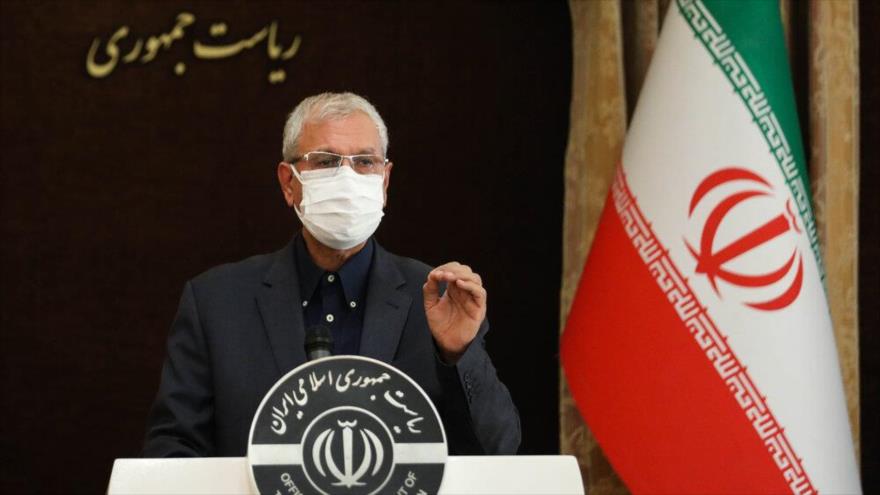 El portavoz del Gobierno de Irán, Ali Rabiei, en una conferencia de prensa celebrada en Teherán (capital), 1 de diciembre de 2020. (Foto: Mehr News)