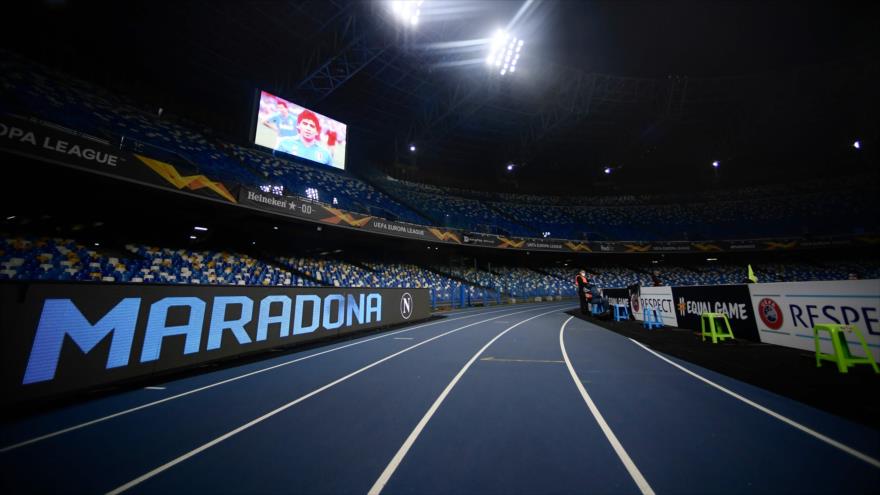 El estadio San Paolo de Nápoles cambia su nombre a Diego Armando Maradona, 26 de noviembre de 2020. (Foto: AFP)