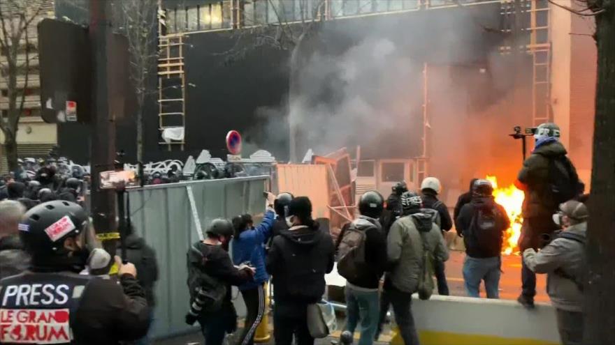 Francia se moviliza contra la ley de seguridad global | HISPANTV