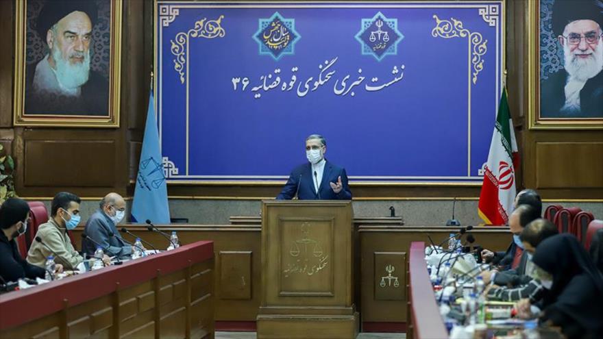 El portavoz del Poder Judicial de Irán, Qolam Hosein Esmaili, en una rueda de prensa en Teherán, capital persa, 8 de diciembre de 2020.