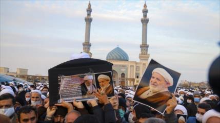 Líder de Irán expresa su pesar por fallecimiento del ayatolá Yazdi