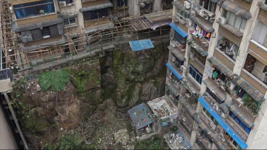 Enorme estatua de Buda encontrada bajo un edificio residencial en suroeste de China.