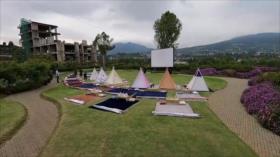 El Toque: Docente iraní se esfuerza por conseguir Internet 4G para estudiantes. Cine en carpas, seguridad en medio de COVID. Parque temático ‘Nintendo World’ en Japón